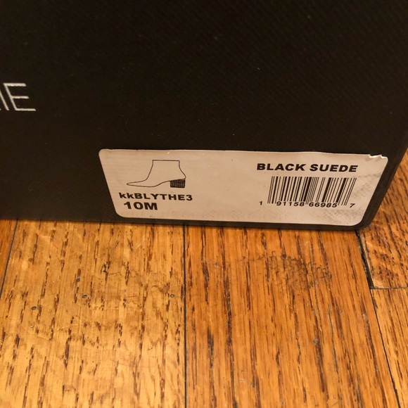 KENDALL AND KYLIE BLK SDE STUD HEEL BOOTIES SZ 10 - Picture 8 of 8